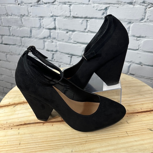 torrid Shoes - Torrid Collection Womens Size 8W Block Heels Ankle Strap Black Pumps Classic